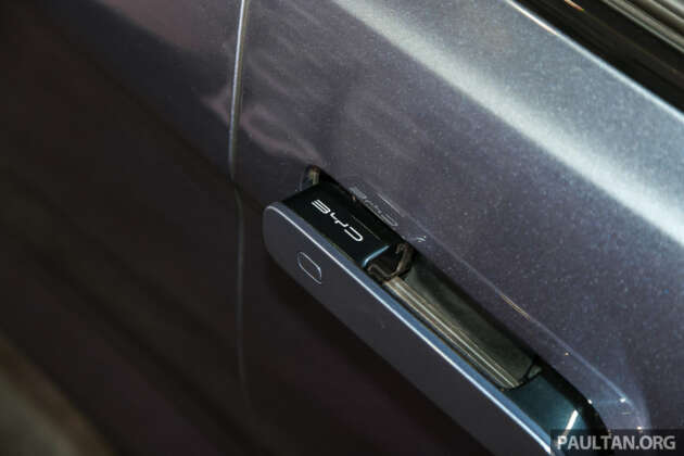 Chinese authorities planning to ban fully retractable door handles due to safety concerns – report