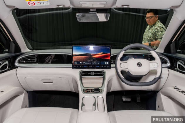 Proton eMas 5 previewed – rebadged Geome Xingyuan, RWD, 250 to 325 km WLTP, Oct launch