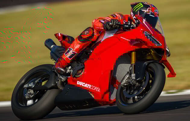 2026 Ducati Panigale V4R – 218 hp, full MotoGP aero