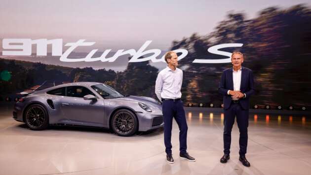 2026 Porsche 911 Turbo S – 992.2 range topper is most powerful 911 ever; 711 PS, 800 Nm T-Hybrid; 0-100 2.5s