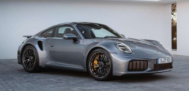 2026 Porsche 911 Turbo S – 992.2 range topper is most powerful 911 ever; 711 PS, 800 Nm T-Hybrid; 0-100 2.5s
