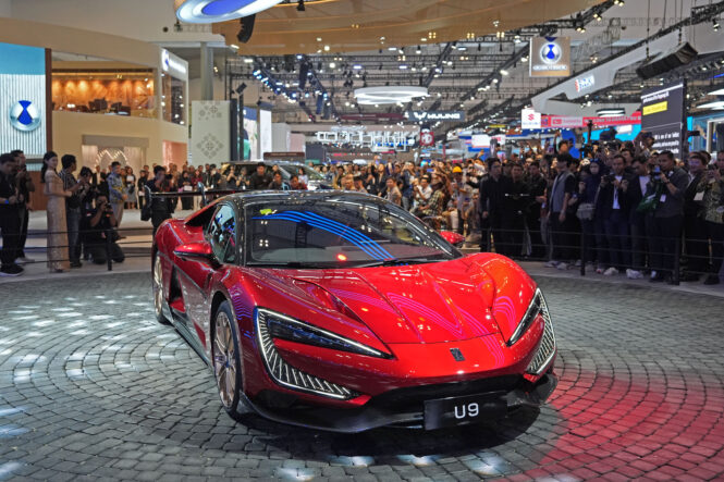BYD Pamer Denza Z9 dan YangWang U9 di GIIAS 2025