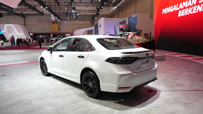 corolla altis hev gr sport giias 2025