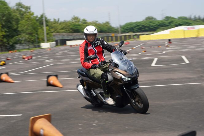 Honda ADV160 Roadsync