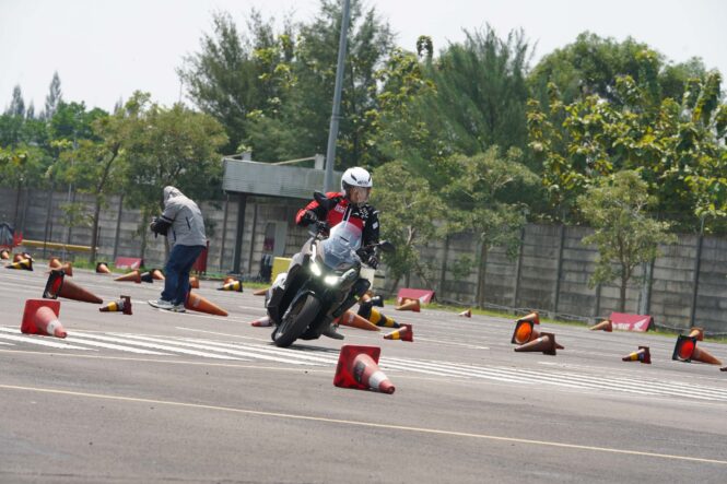 Honda ADV160 Roadsync